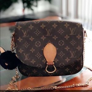 💯% Authentic 😍 Louis Vuitton crossbody bag